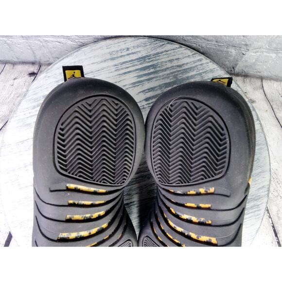 Athletic_Shoes